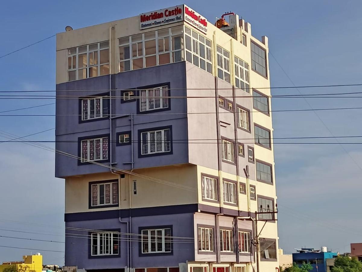 Meridian Castle Hotel Pondicherry Exterior foto